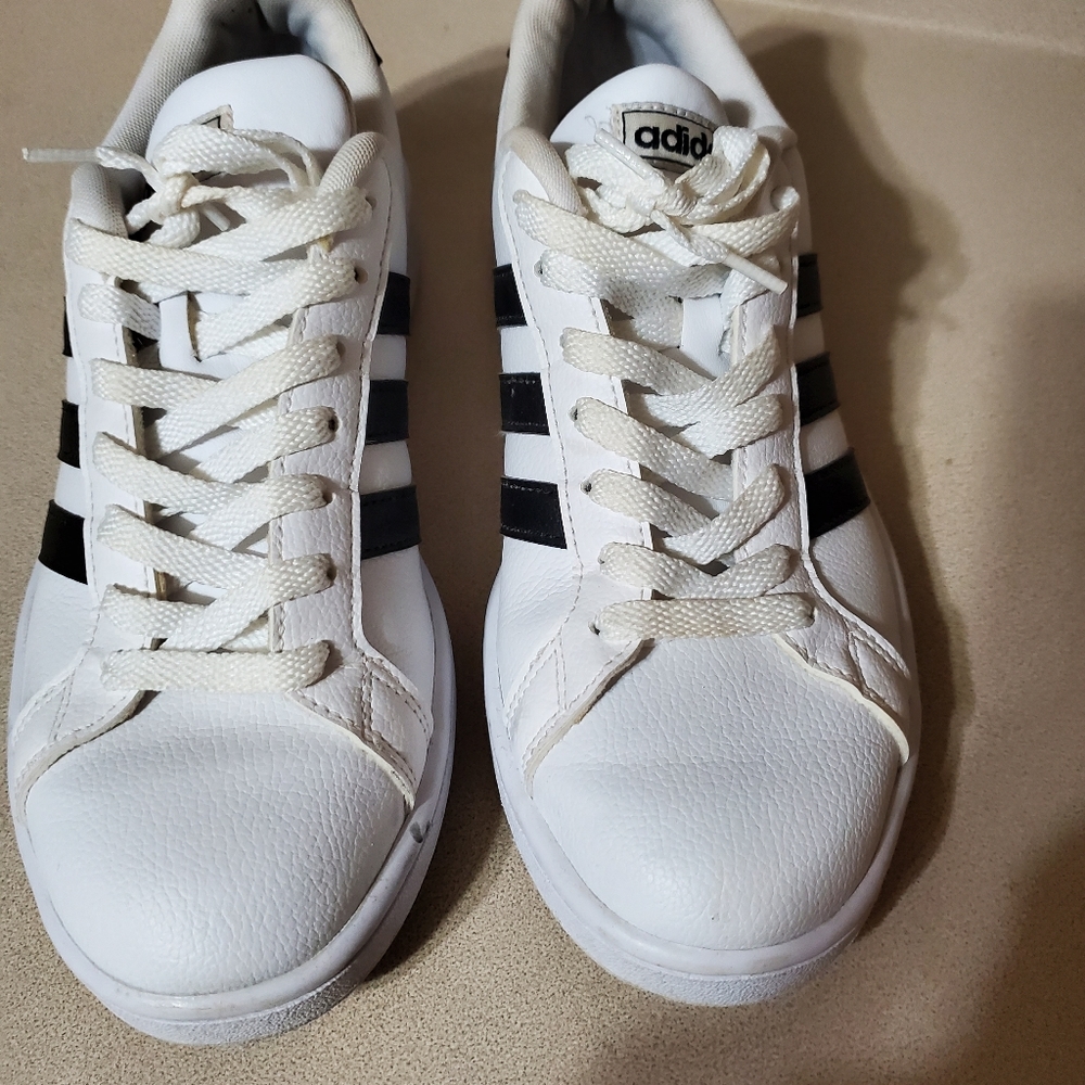 Adidas - Picture 3 of 4